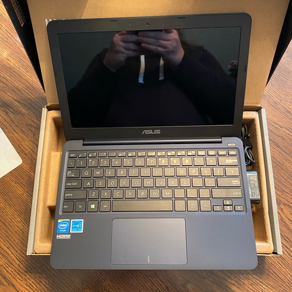 ASUS Other - NIB Asus X205TA Dark Blue Notebook PC